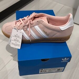 NWT in box Adidas Women's Gazelle Pink and White Sneakers